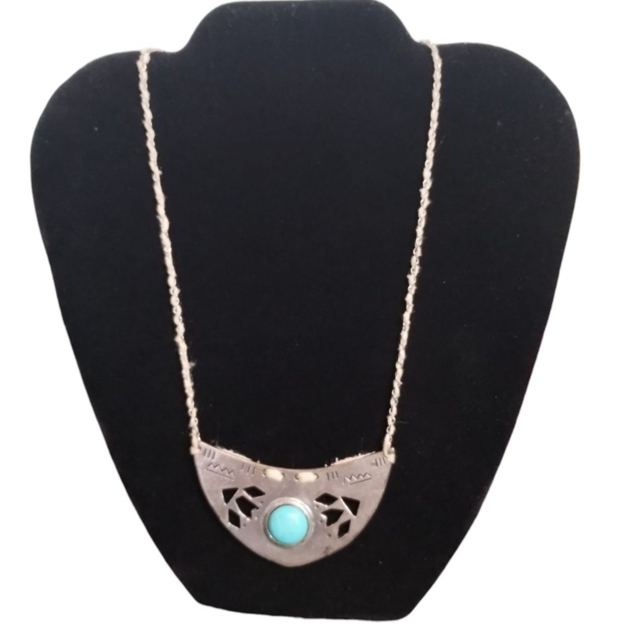 American Eagle Outfitters Aeo Faux Turquoise Southwest Charm Necklace